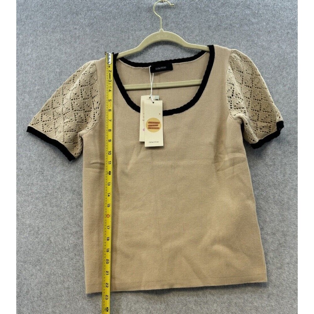 Dokotoo‎ Womens Knit Top Size Large Tan With Black Trim Eyelet Sleeves - Picture 3 of 4